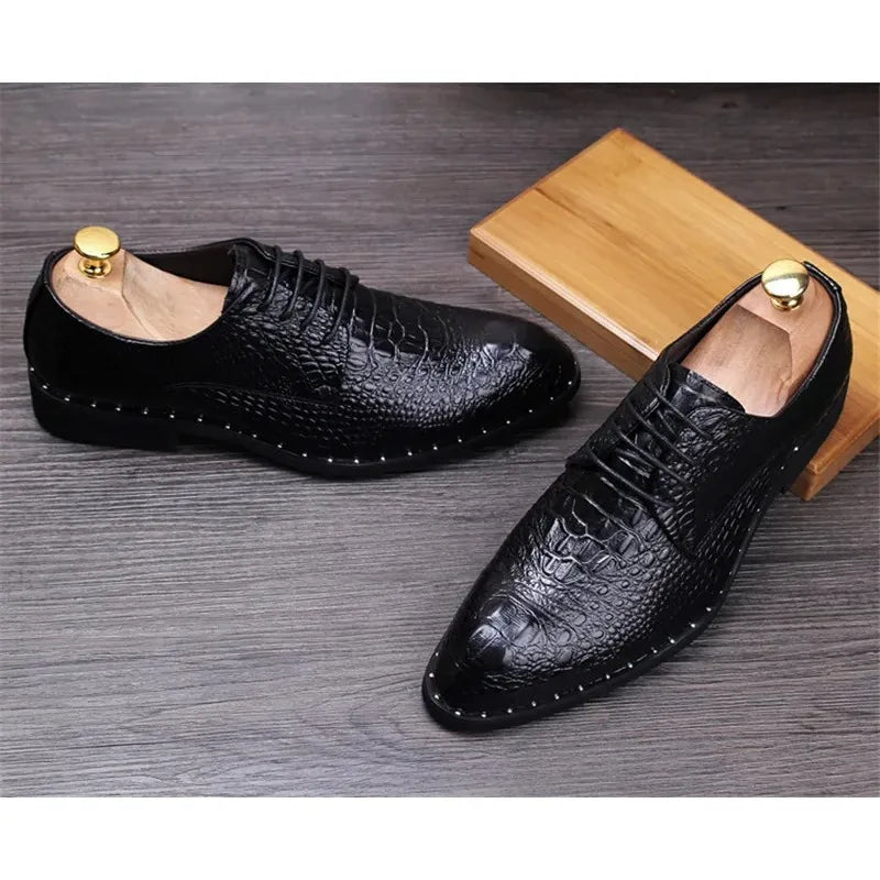 Scarpe eleganti da uomo in pelle con stampa alligatore, modello Oxford casual a punta, con lacci, ideali per ufficio e lavoro, collezione 2025.