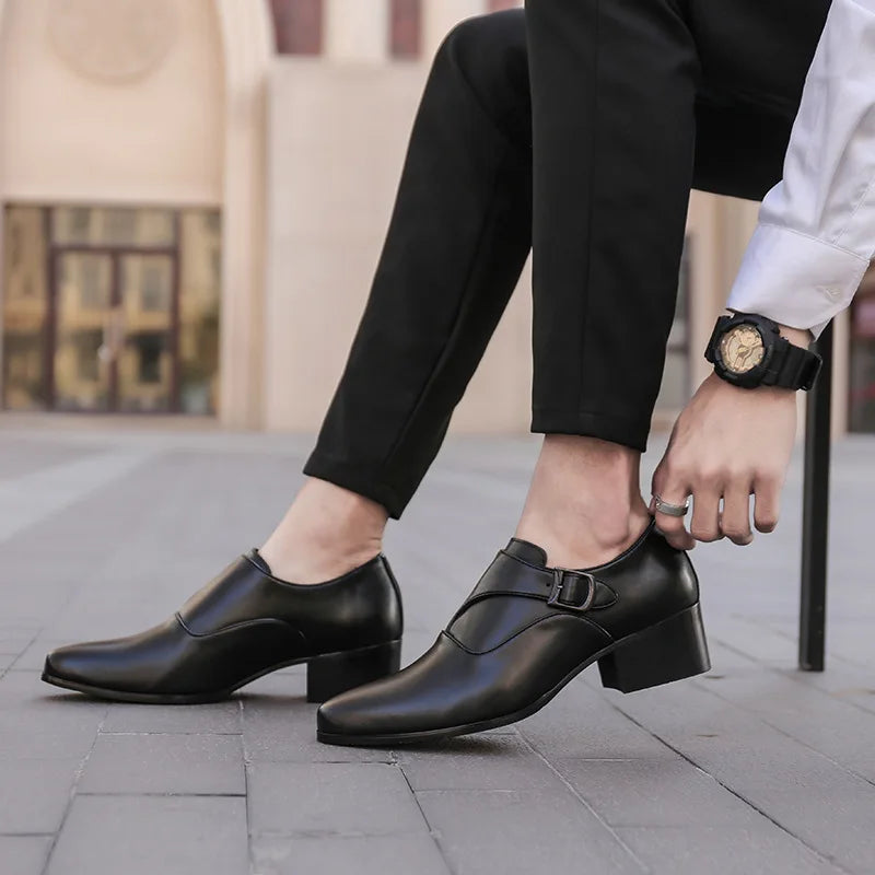NOVA STORE. Scarpe eleganti da uomo in pelle con tacco alto, scarpe da lavoro britanniche con rialzo.