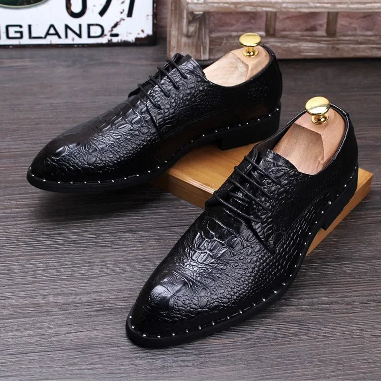 Scarpe eleganti da uomo in pelle con stampa alligatore, modello Oxford casual a punta, con lacci, ideali per ufficio e lavoro, collezione 2025.