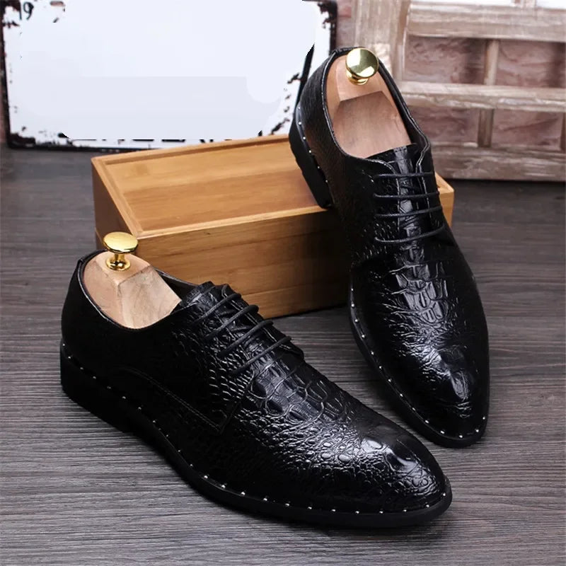 Scarpe eleganti da uomo in pelle con stampa alligatore, modello Oxford casual a punta, con lacci, ideali per ufficio e lavoro, collezione 2025.