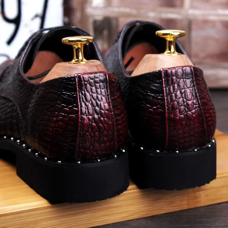 Scarpe eleganti da uomo in pelle con stampa alligatore, modello Oxford casual a punta, con lacci, ideali per ufficio e lavoro, collezione 2025.
