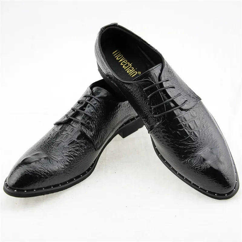 Scarpe eleganti da uomo in pelle con stampa alligatore, modello Oxford casual a punta, con lacci, ideali per ufficio e lavoro, collezione 2025.